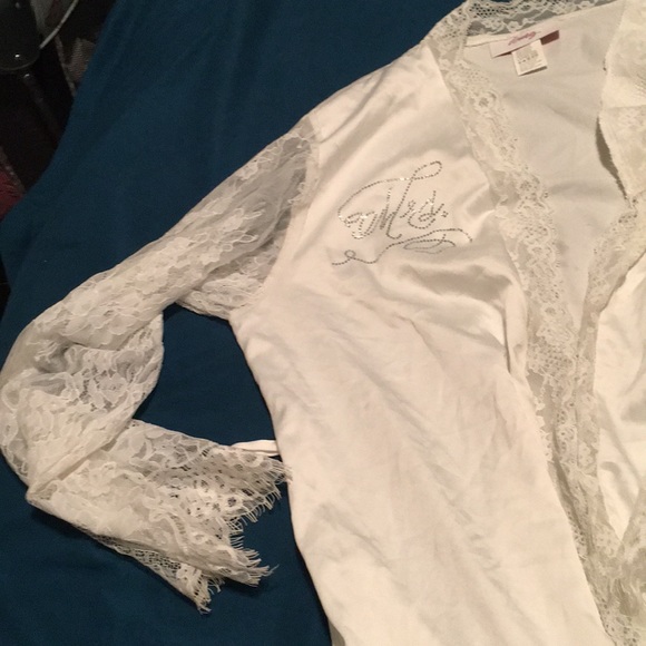 Bridal Robe - Picture 3 of 7